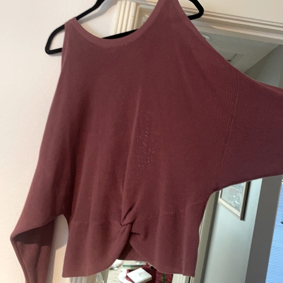 Express size L open shoulder sweater crossed front - Picture 1 of 4
